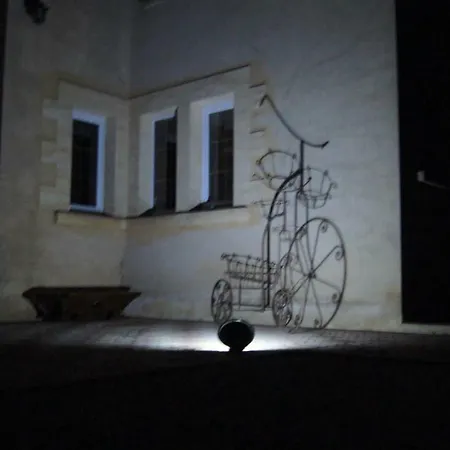 La Maison D'ici Et D'ailleurs - Les Gites * Mauzens-et-Miremont